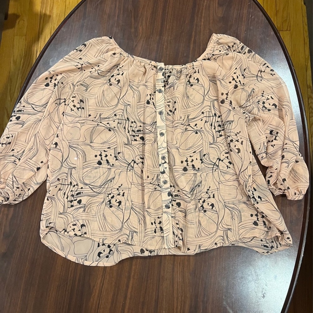 HM woman’s top